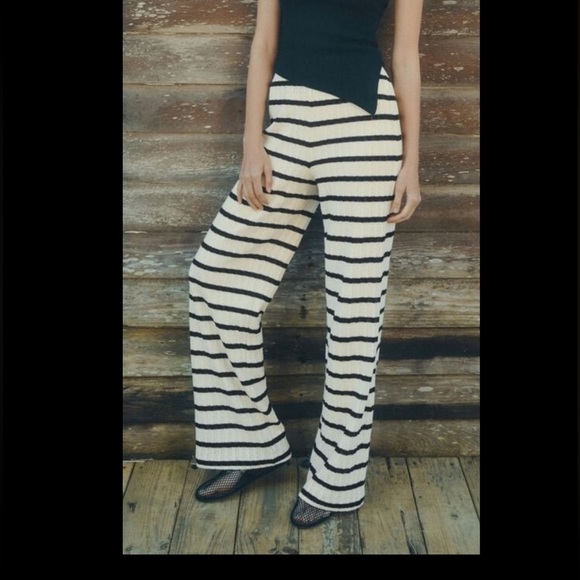 Dynamite NWT Crochet Wide Leg Pants - Picture 3 of 4